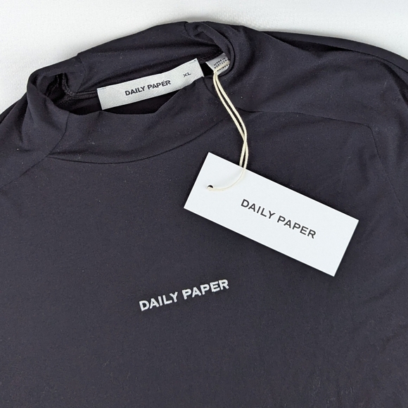 Daily Paper Esosa T-Shirt High Neck Long Sleeve Thumb Holes Fitted Black XL NWT - Picture 12 of 13